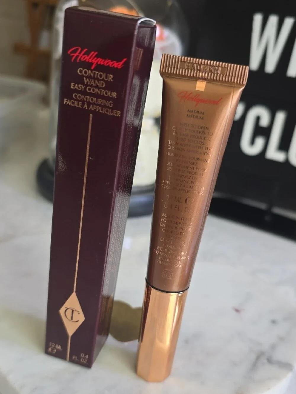 Charlotte Tilbury Hollywood Contour Wand in Shimmery Bronze & Rose Gold